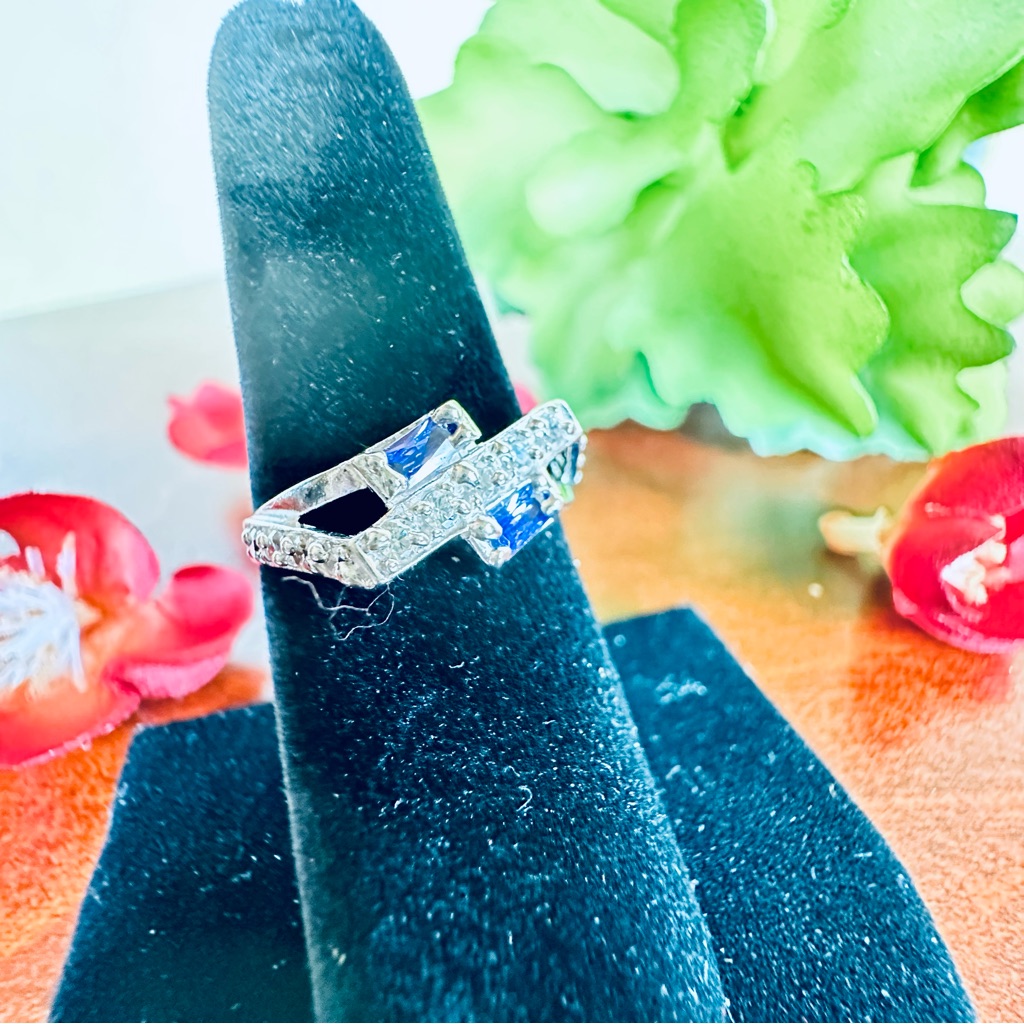Handmade Sterling Silver 925 Beautiful Design Ladies Ring Size 6 12 28$